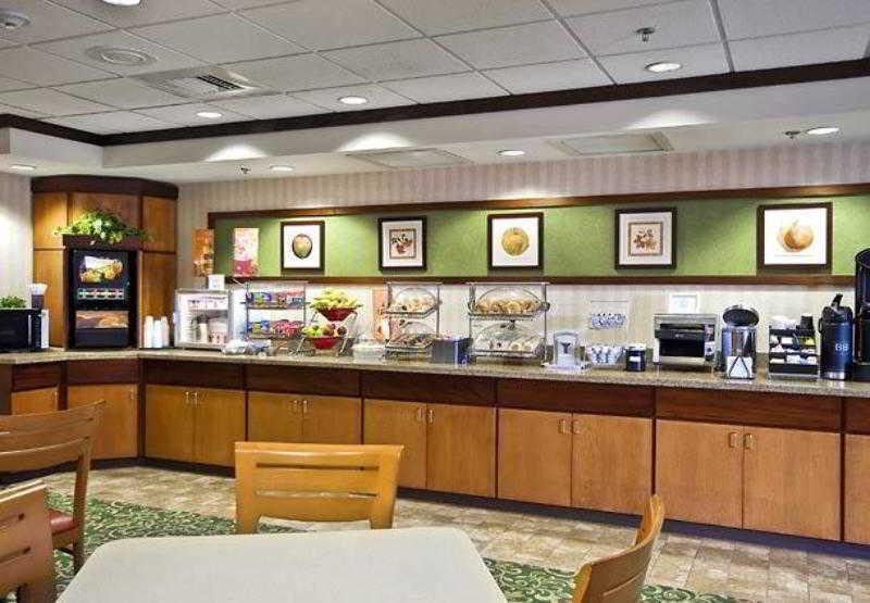 Fairfield Inn & Suites By Marriott Marshall Restaurant photo